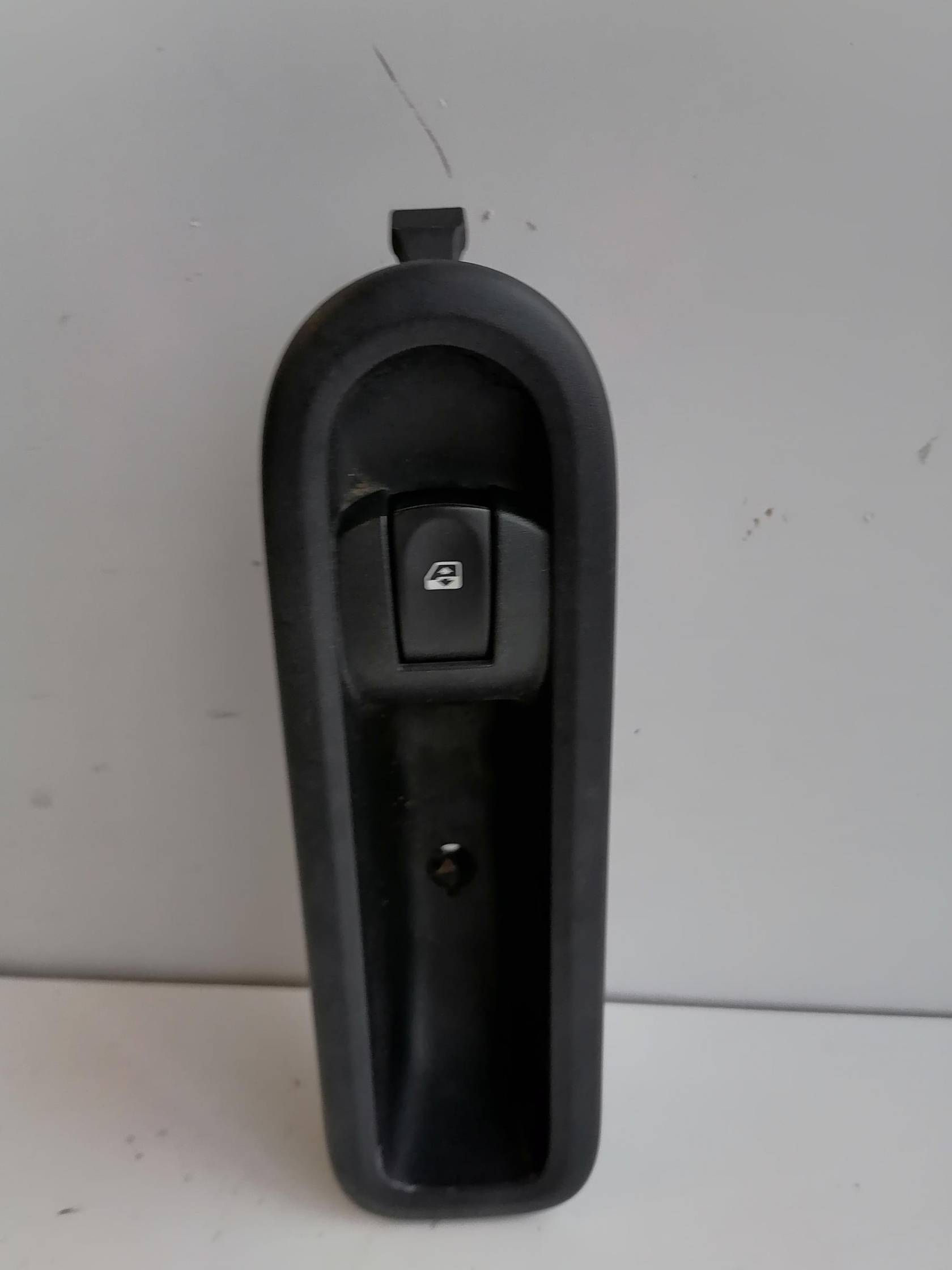 Interruttore alzacristalli porta ant. dx.